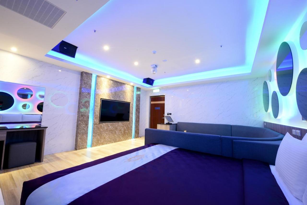 W3 Motel Luzhu Ngoại thất bức ảnh