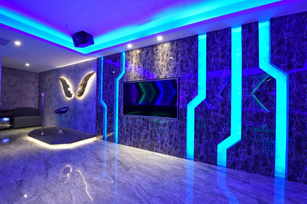 W3 Motel Luzhu Ngoại thất bức ảnh